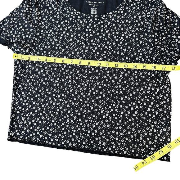 American Eagle Soft & Sexy women’s T-shirt size XL black white floral print - Picture 6 of 7